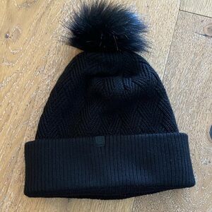 Lululemon Sherpa Weave Pom Pom Beanie (Black) New w/out tags